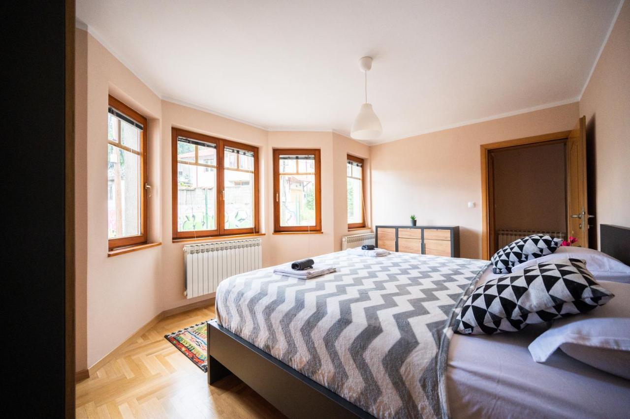 Duplex For Up To 12 People- Old Town