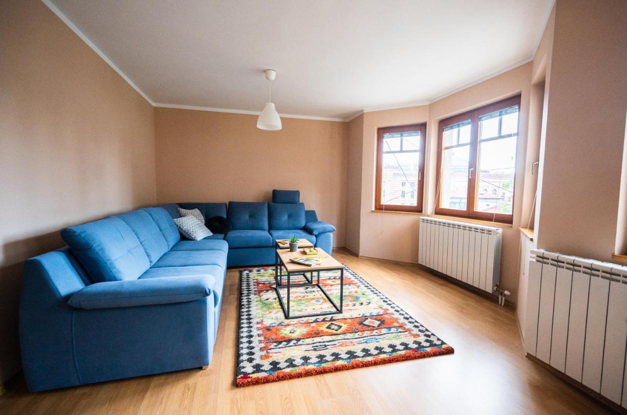 Duplex For Up To 12 People- Old Town Apartment *