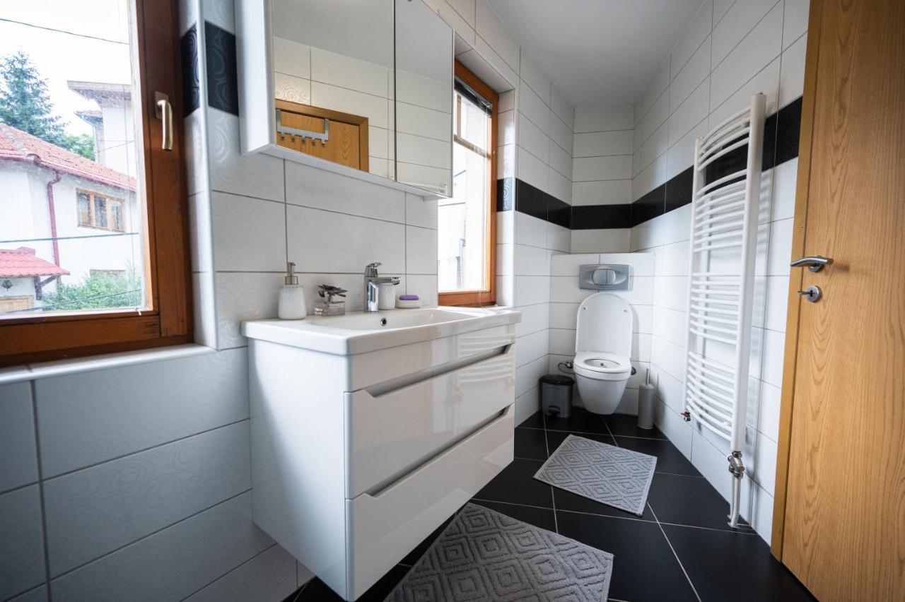 Duplex For Up To 12 People- Old Town Apartment Sarajevo
